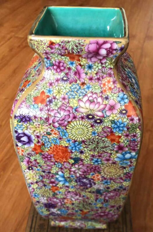 Qianlong annual tracing golden tile enamel square bottle-國際博寶藝術品交易網