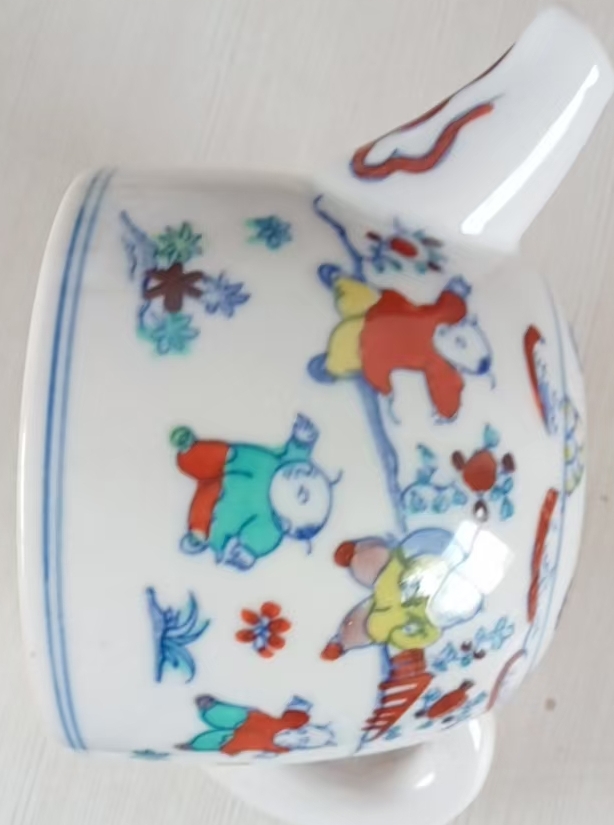 Daming Chengde porcelain pot