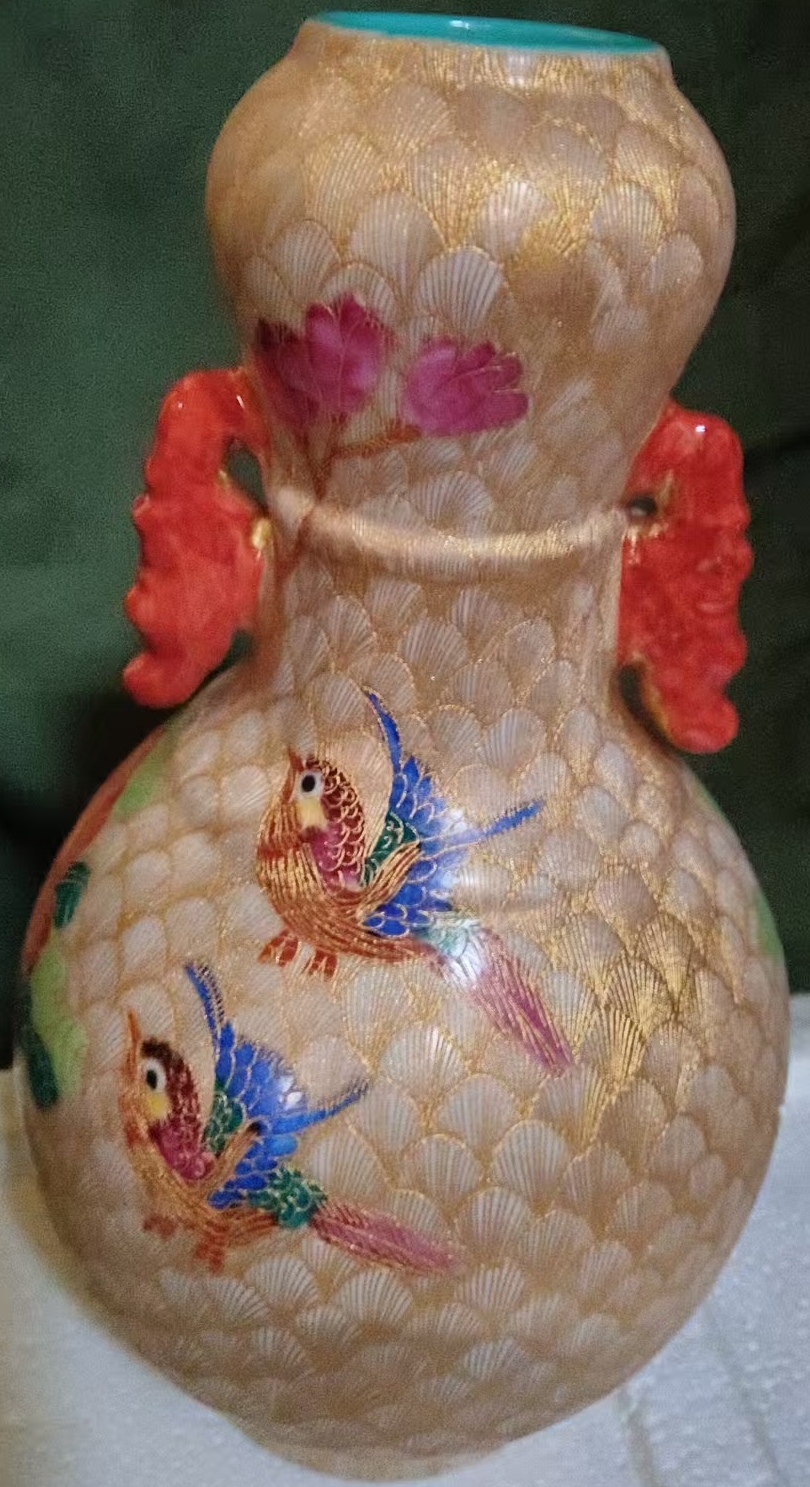 Qing Dynasty Qianlong garlic bulb bottle