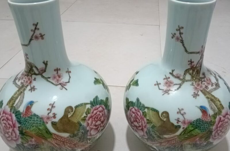 Flower and Bird Celestial Bottle-國際博寶藝術品交易網