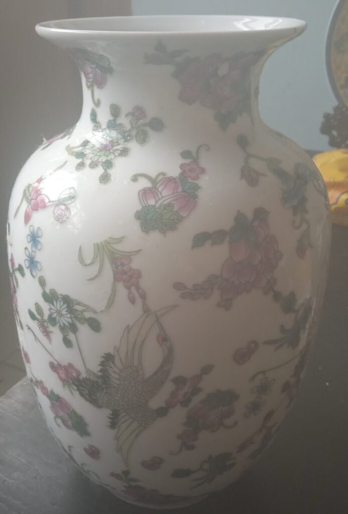 Kangxi Emperor’s Porcelain Vase-國際博寶藝術品交易網