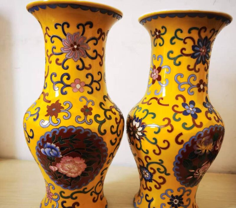 Blue and white porcelain Chinese enamel ceramic vase-國際博寶藝術品交易網