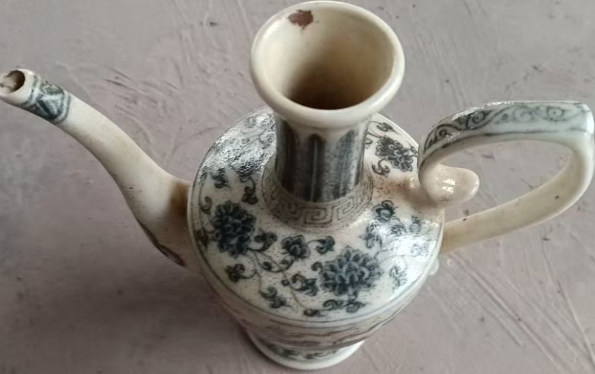 Da Ming Chengjiu wine pot