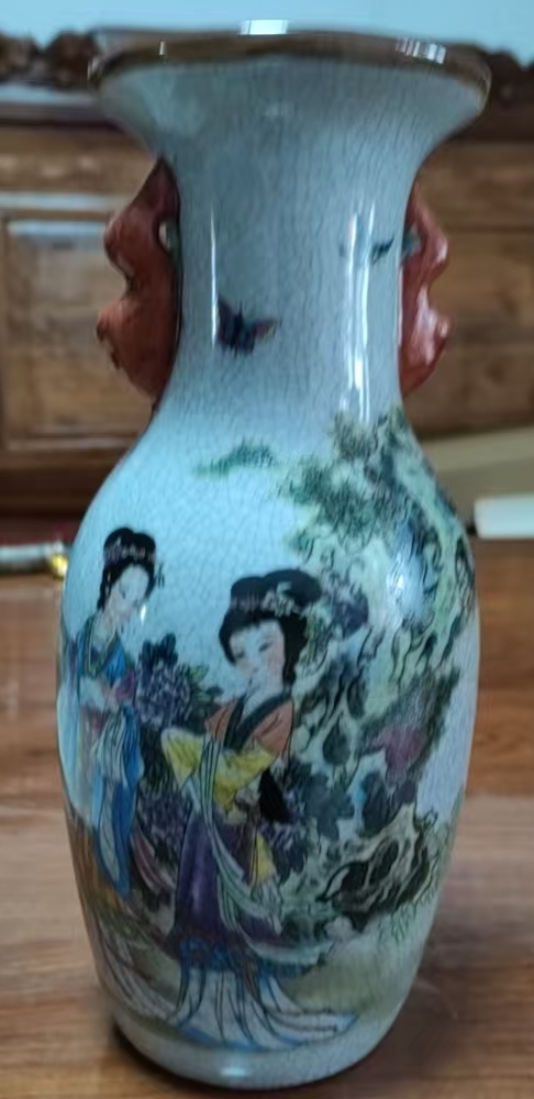 Picture of a woman in porcelain