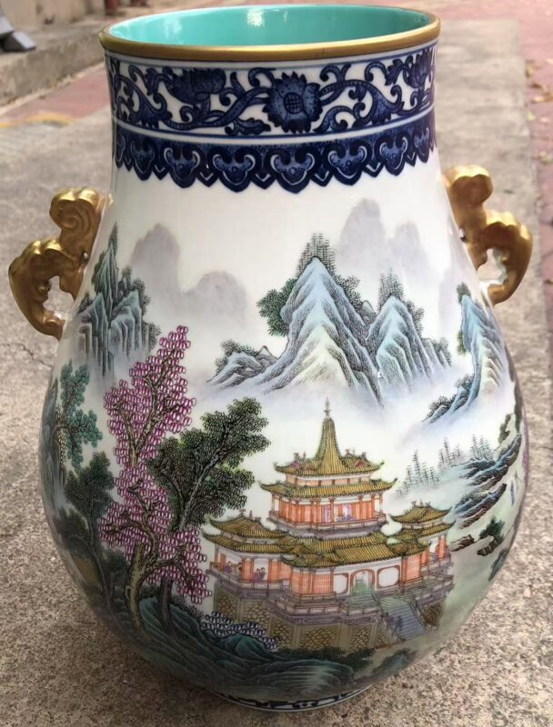 Qianlong double-eared bottle of the Qing Dynasty-國際博寶藝術品交易網