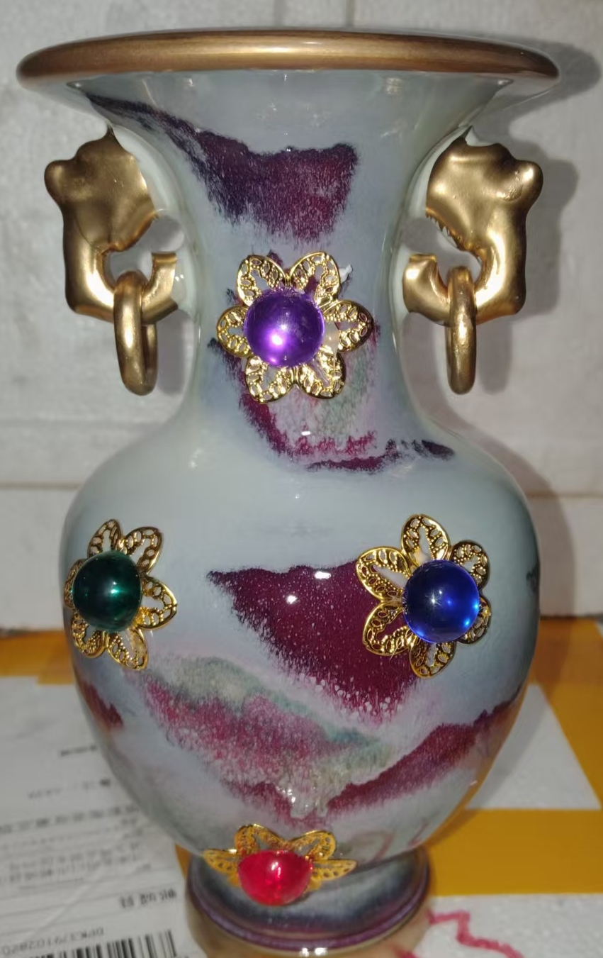 This one is the Jun kiln double-dragon-eared vase.