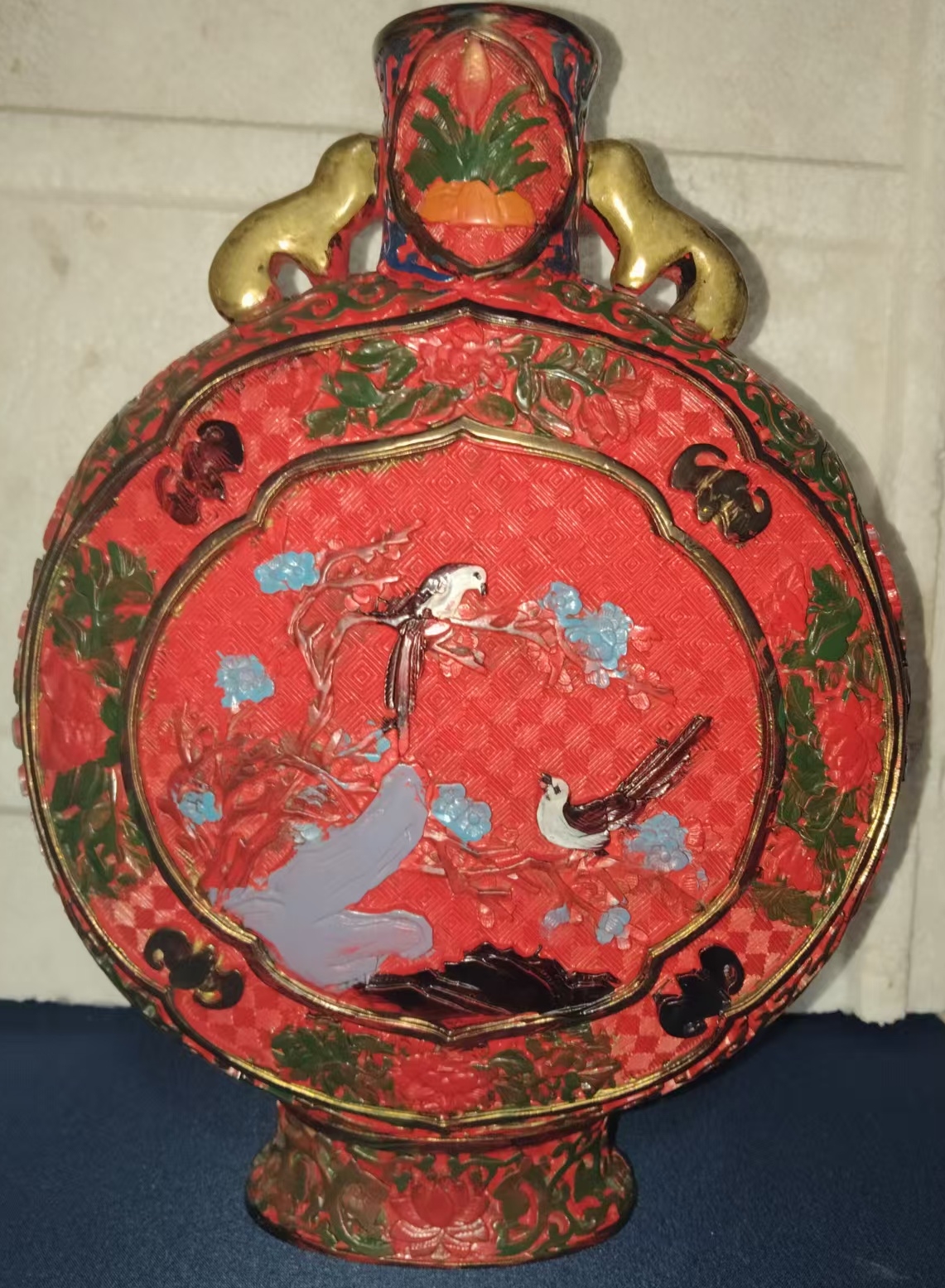 This is a lacquer red moon bottle.